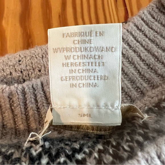 Christian Siriano black and tan plaid sweater with matching hat crewneck… - Picture 6 of 10